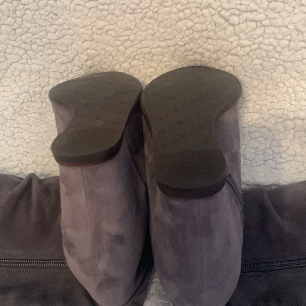 Johnston & Murphy suede boots - Picture 3 of 3